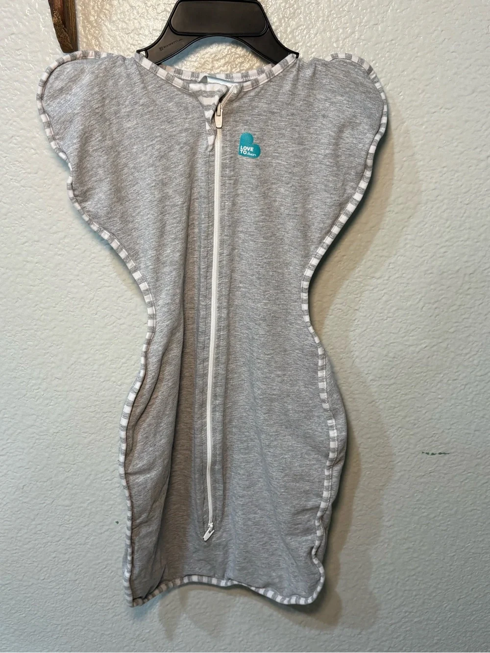 Love to Dream Grey Baby Swaddle Sleep Sack with Front Zipper Size Medium 3/6 M